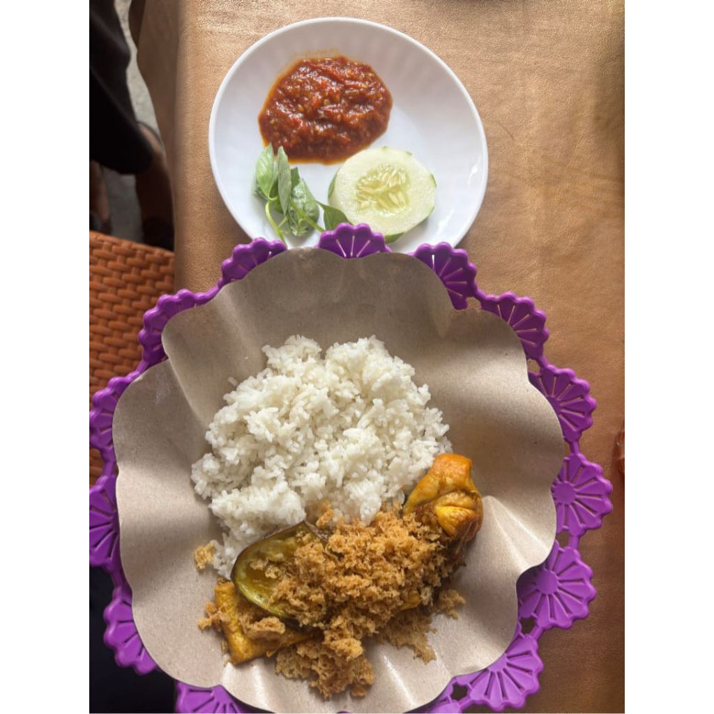

Nasi Ayam Kremes