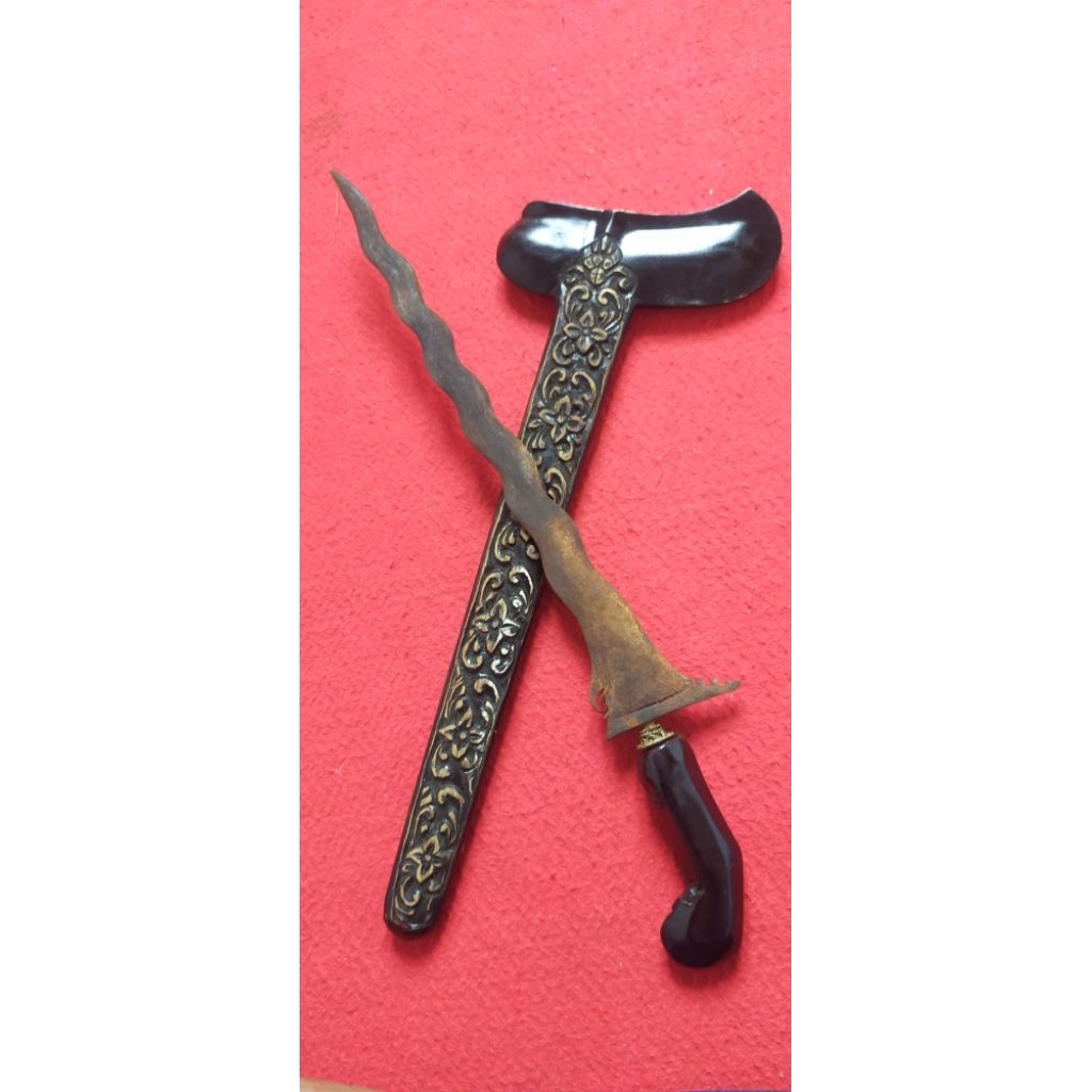 Keris Sangkelat Antik