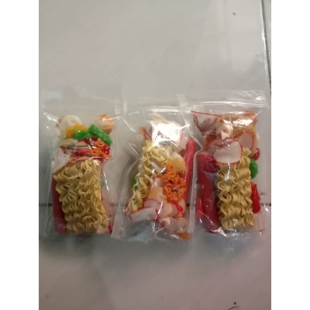 

3 pcs seblak super pedas +sosis