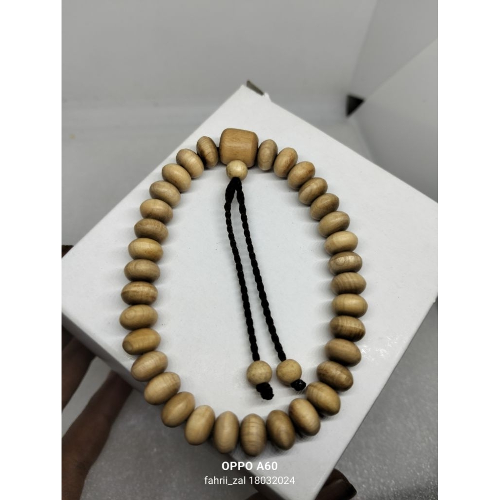 gelang tasbih 33 butir bahan kayu kemuning gading model pipih