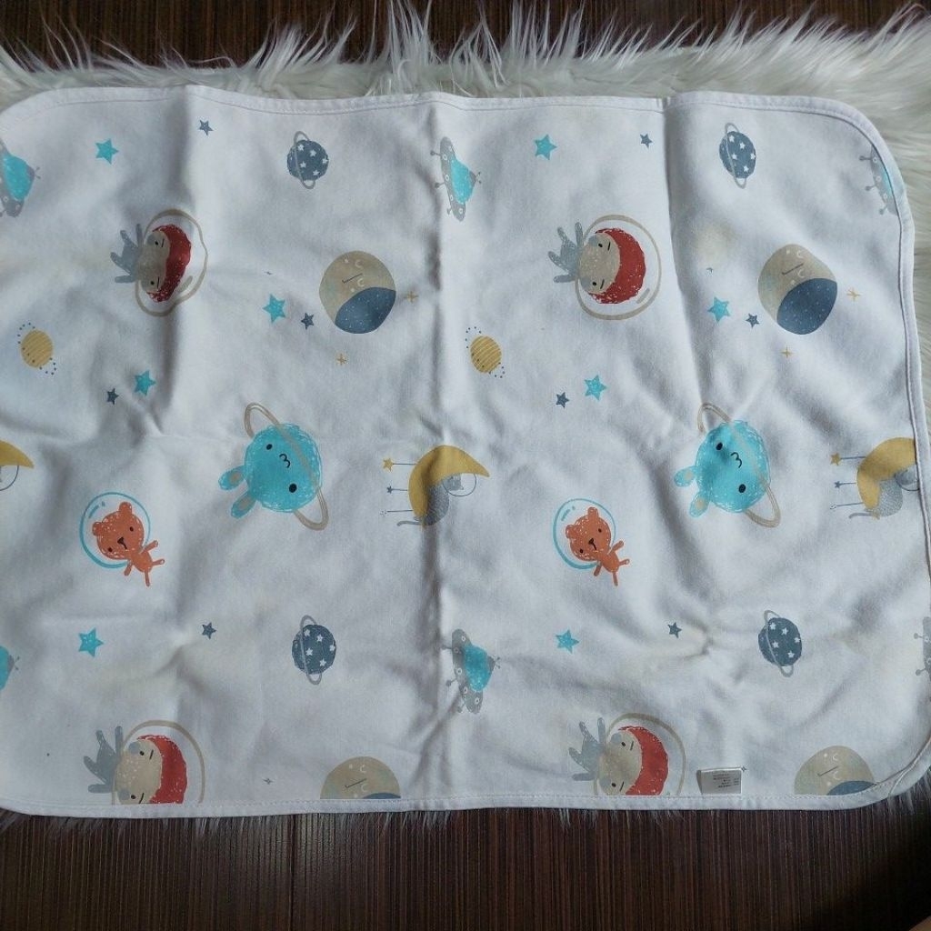 (Preloved) Perlak ompol bayi waterproof / changing pad / alas ompol anti air