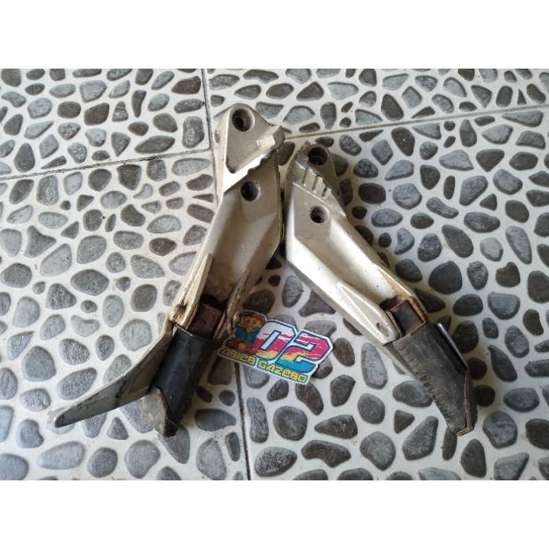 footstep belakang nouvo z