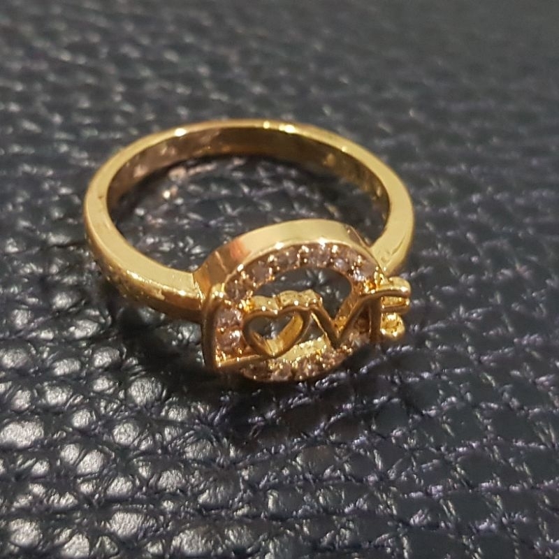 Cincin Wanita LOVE Emas Imitasi
