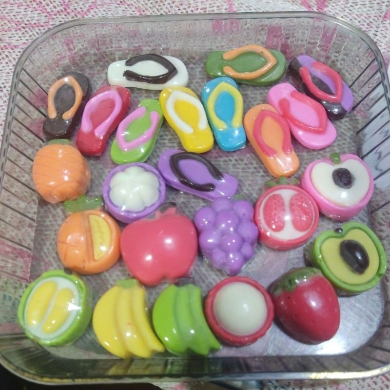 

blind pack coklat sendal dan buah