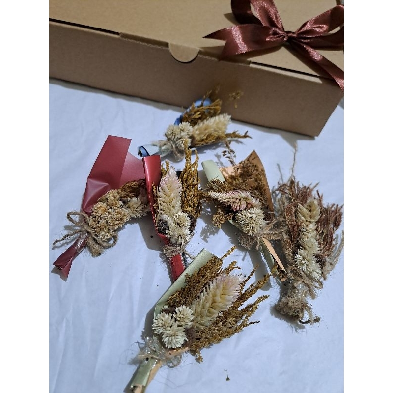 

BUKET MINI, BUNGA KERING, HIASAN BUNGA, BUNGA MINI, BUKET KECIL, BUKET HAMPERS