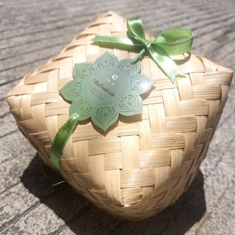 

Paket Kotak Besek Bambu Hangtag Pita