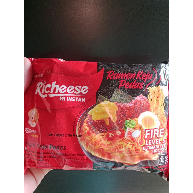 

Richeese Mie Ramen Keju Pedas Level 5 Kemasan 67 Gram