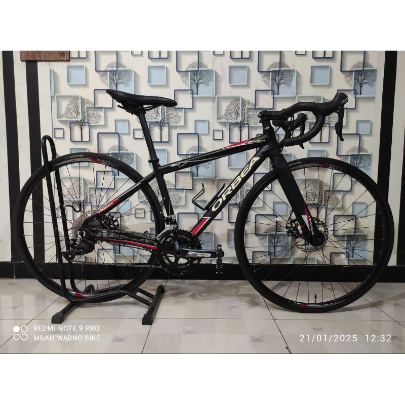 sepeda roadbike orbea Avant disc