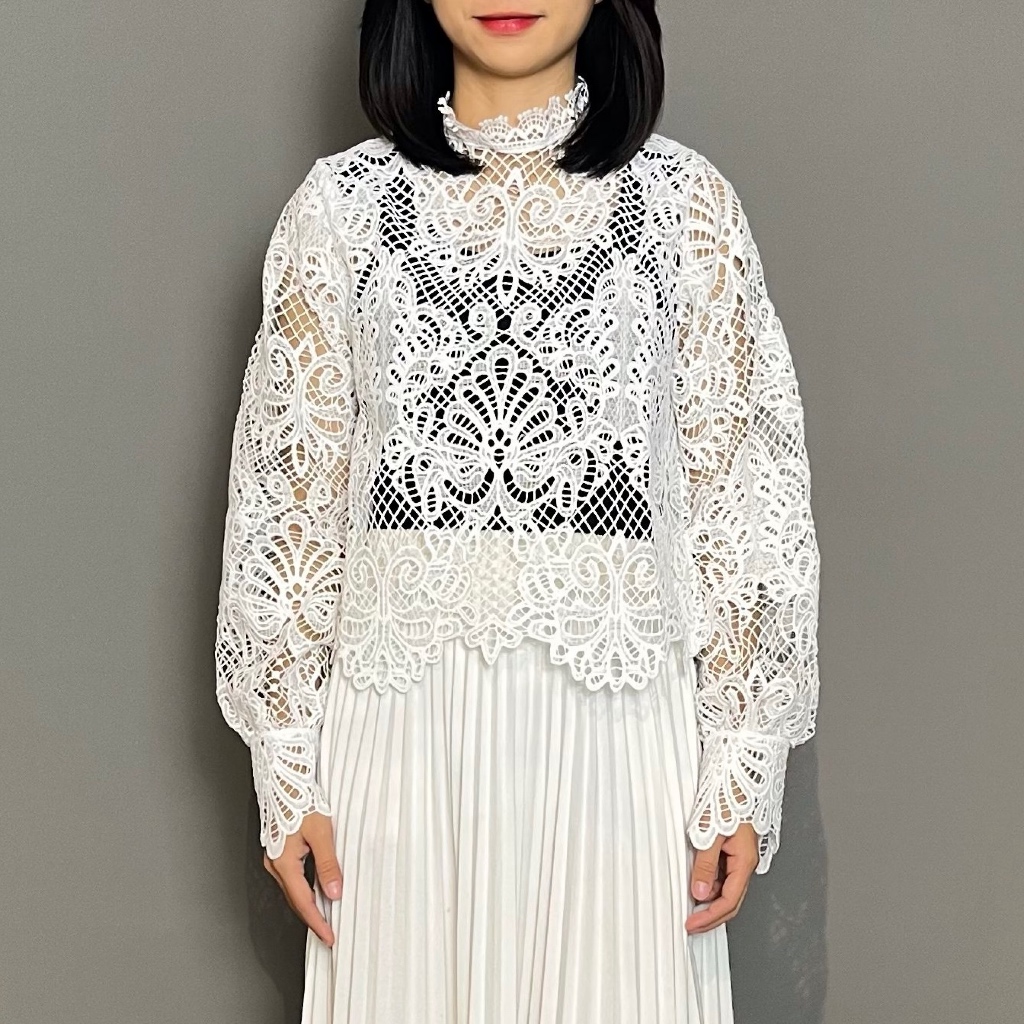 Magnolia Collection Atasan Wanita Blouse Brokat Putih