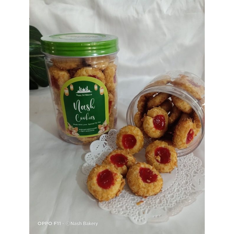 

thumbprint strawberry cheese cookies kue kering