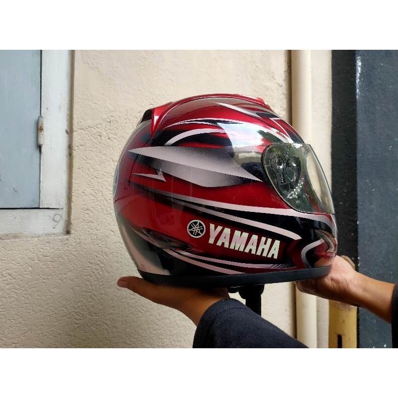 helm klasik/vintage sport THN 2000 an yamaha original merah ukuran L mulus sekali