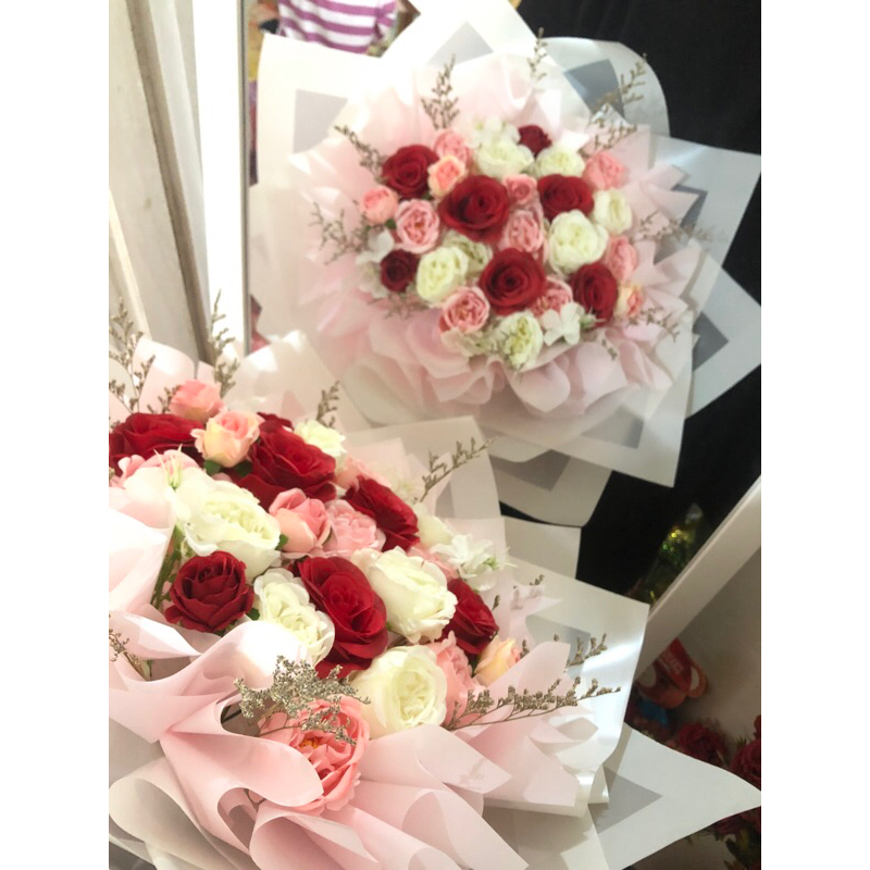 round buket mix bunga/ gift banjarmasin/buket wisuda