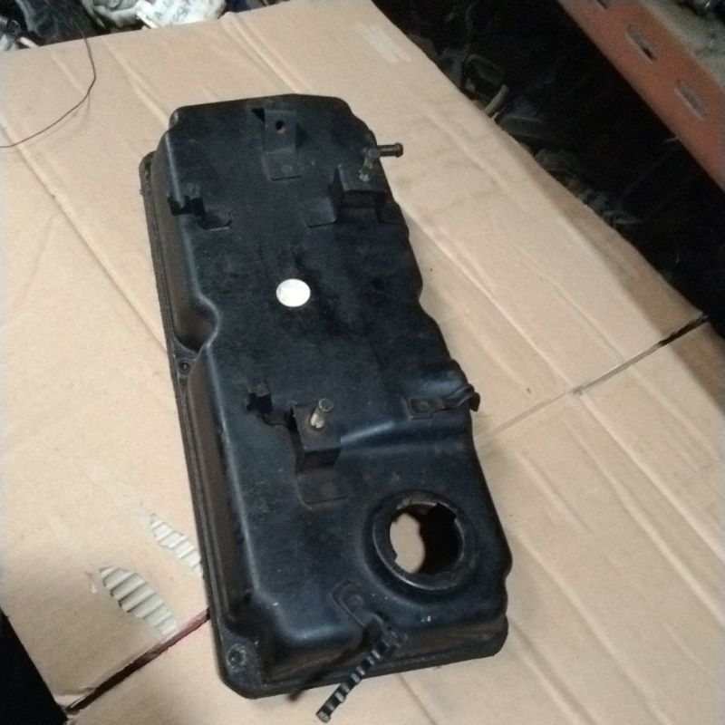 TUTUP CYLINDER HEAD DEKSEL MITSUBISHI KUDA KARBURATOR 1.6