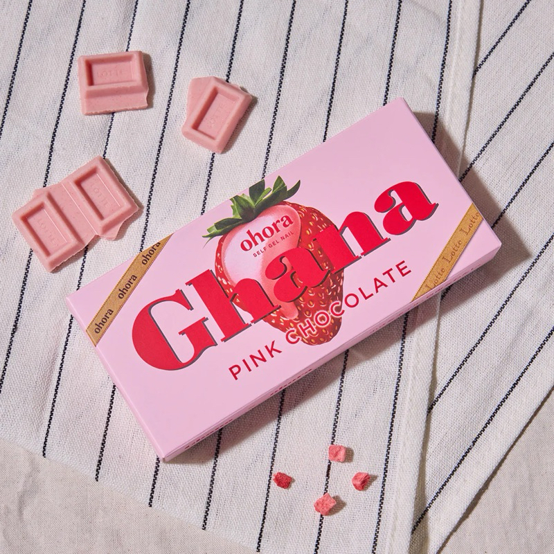 

Cokelat Jepang Special Ghana Pink Strawberry, Coklat PINK Rasa Strawberry dengan almond dan coklat yang lembut