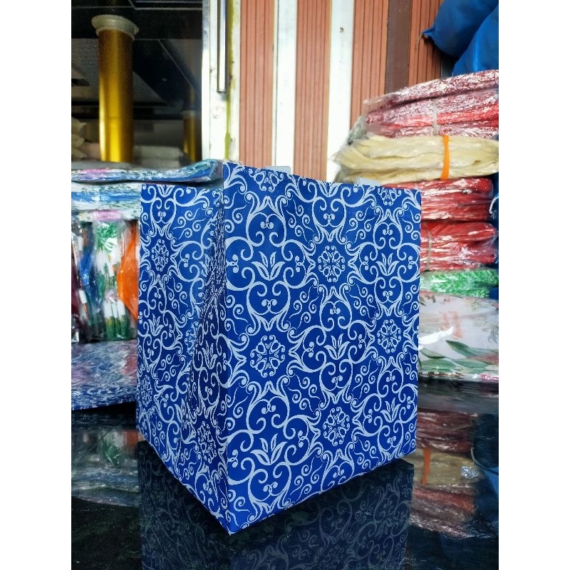 

ORDERAN LAMINASI BATIK BOX 20 BIRU