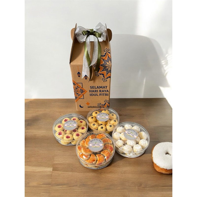 

HAMPERS / PARCEL KUE KERING ISI 4