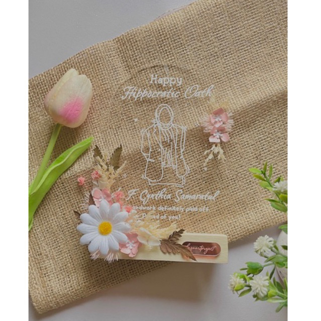 Ucapan Wisuda, Ulang Tahun, Pernikahan Akrilik