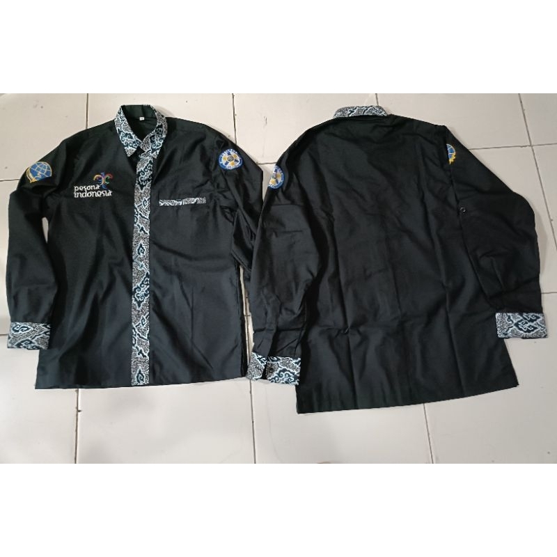 kemeja lengan panjang pariwisata