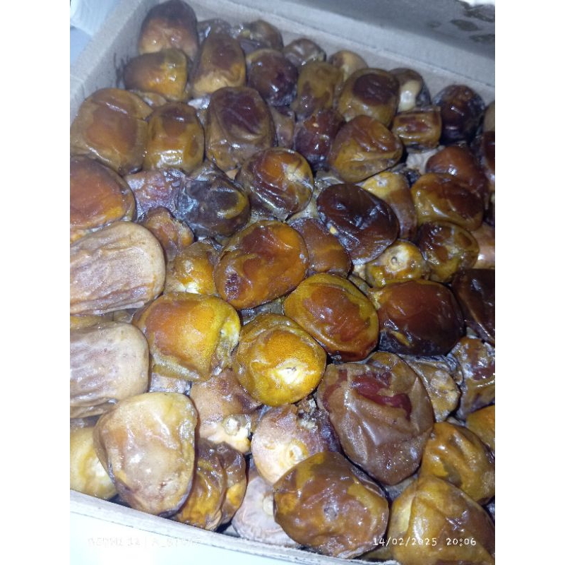

Kurma raja/sukari 1 kg/kurma sukari 1 kg/kurma lembut/sukari al qassim