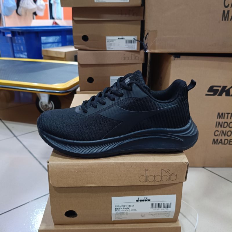 SALEE DIADORA KEENAN BLACK