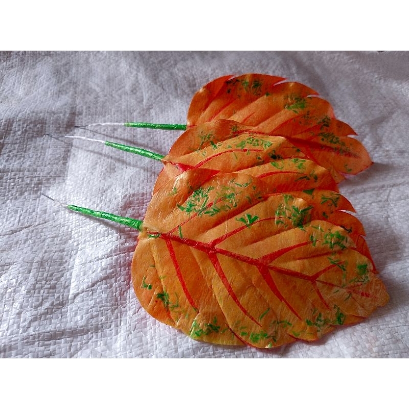 dedaunan dari plastik kresek bunga kerajinan tangan