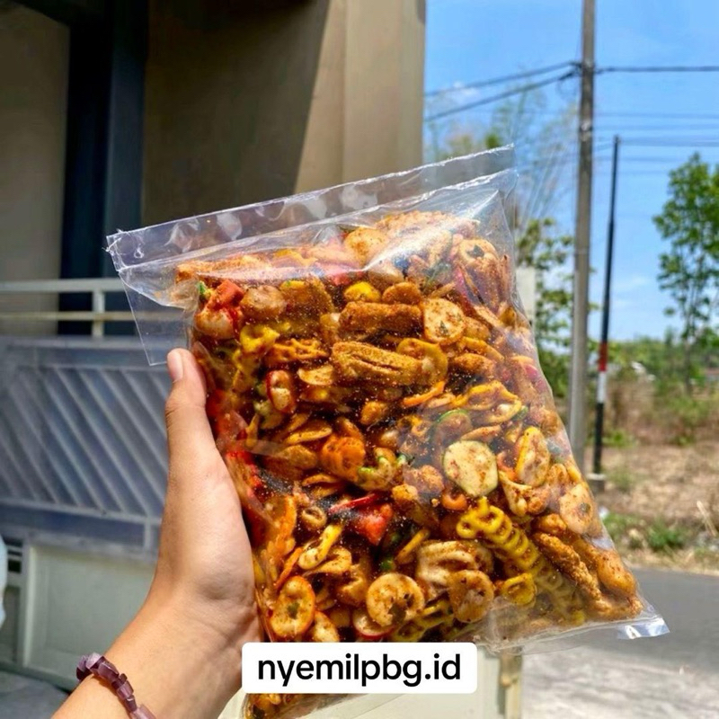 

Krupuk Seblak Kering MIX 1 KG Pedas Manis Daun Jeruk