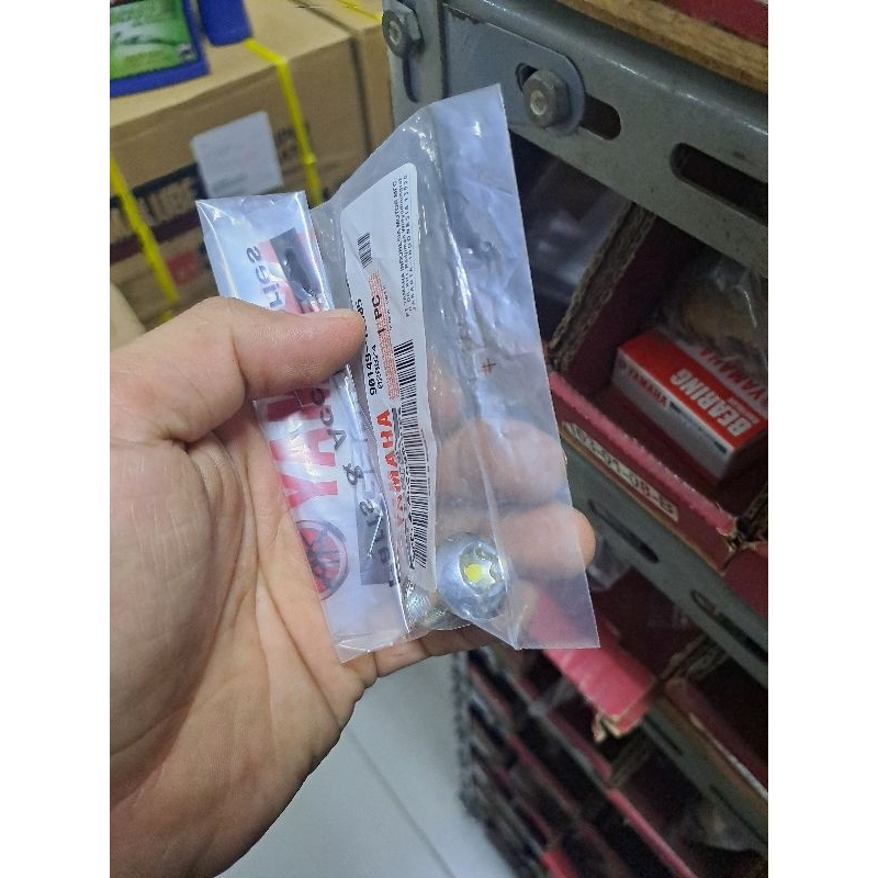 BAUT L BINTANG CALIPER MOTOR YAMAHA MATIC 115-125 CC DAN MX JUPITER 90149-10805