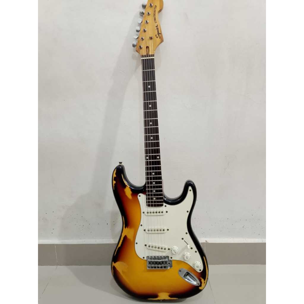 Gitar Listrik Squier Stratocaster