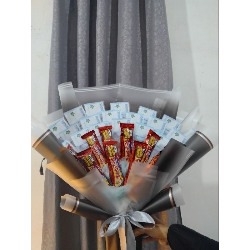 bucket uang dan jajan