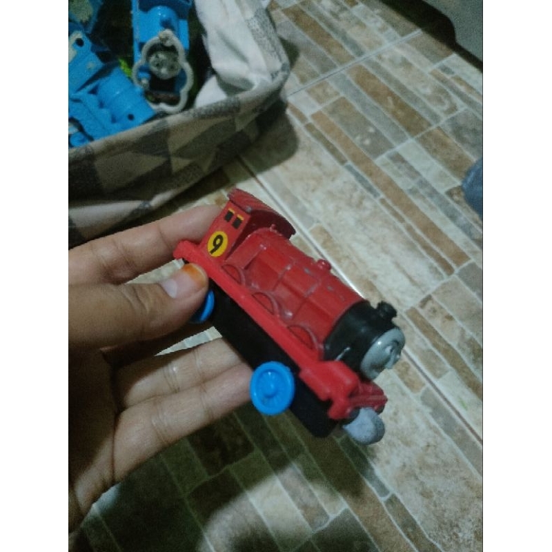 kereta thomas  james bahan besi