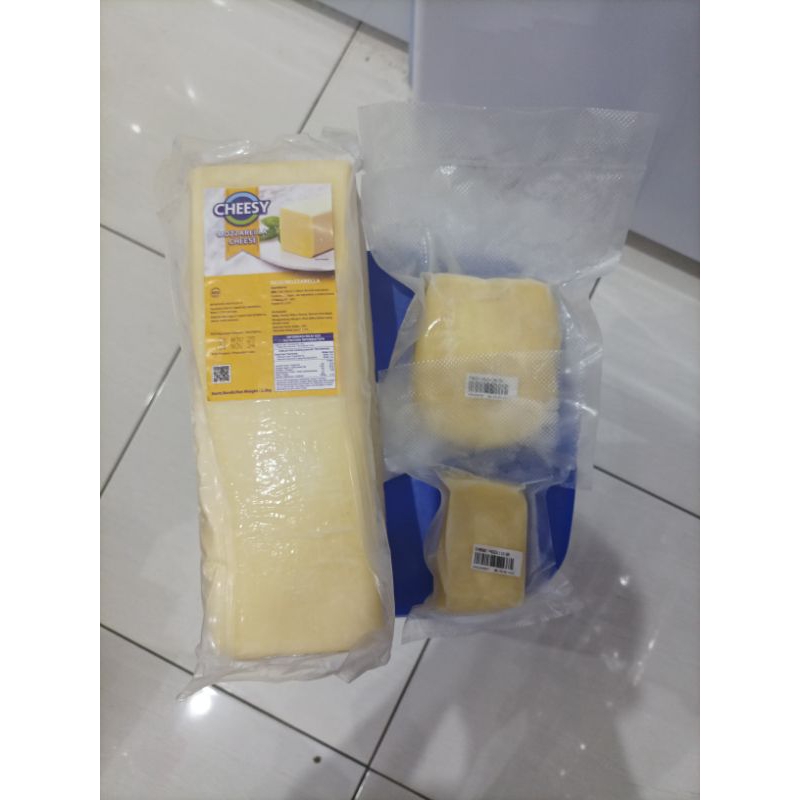 

Cheesy Keju Mozarella Cheese Toping 110 Gram