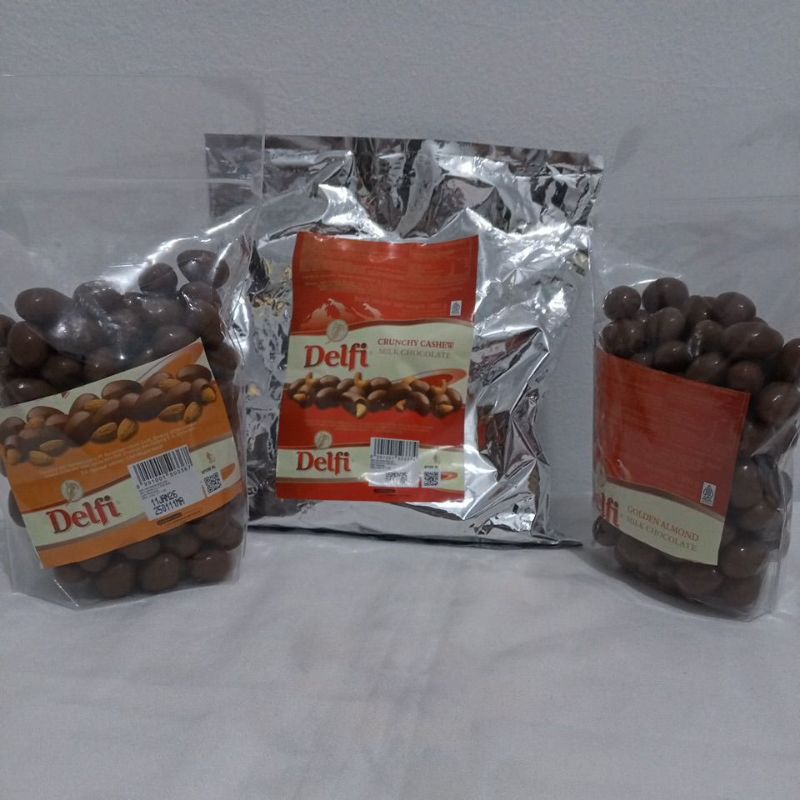 

cokelat d lagi almond cashew