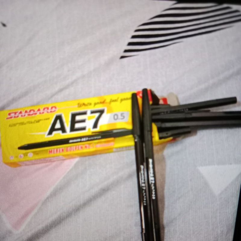 

promo pulpen standar AE7 isi 12 pcs