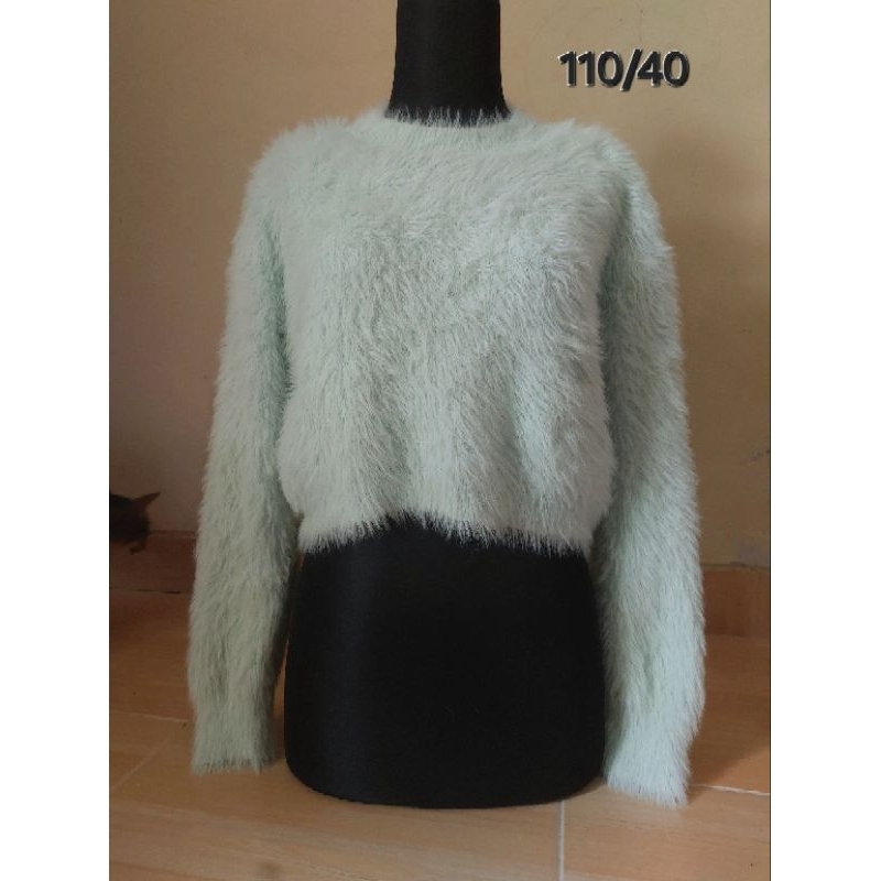 Sweater fuzzy hijau mint