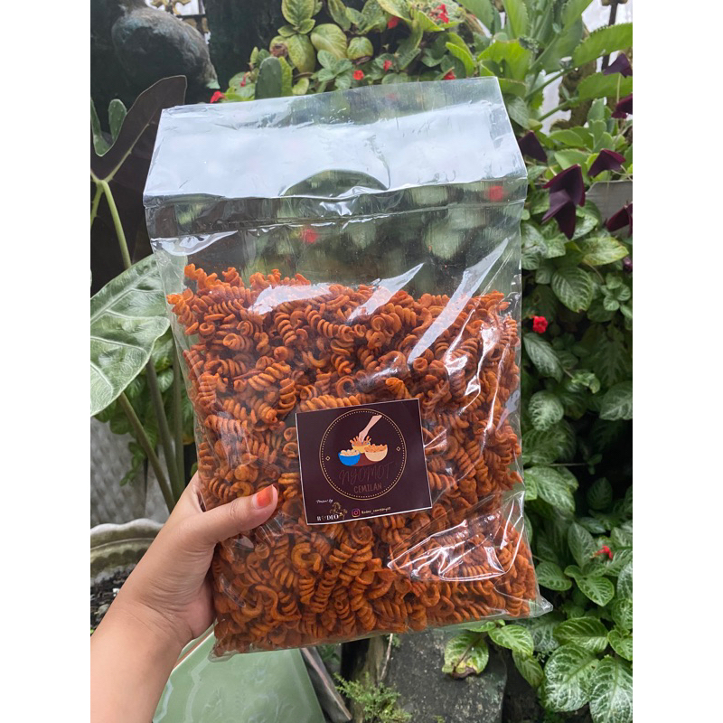 

MAKARONI SPIRAL PEDAS DAUN JERUK 500gr
