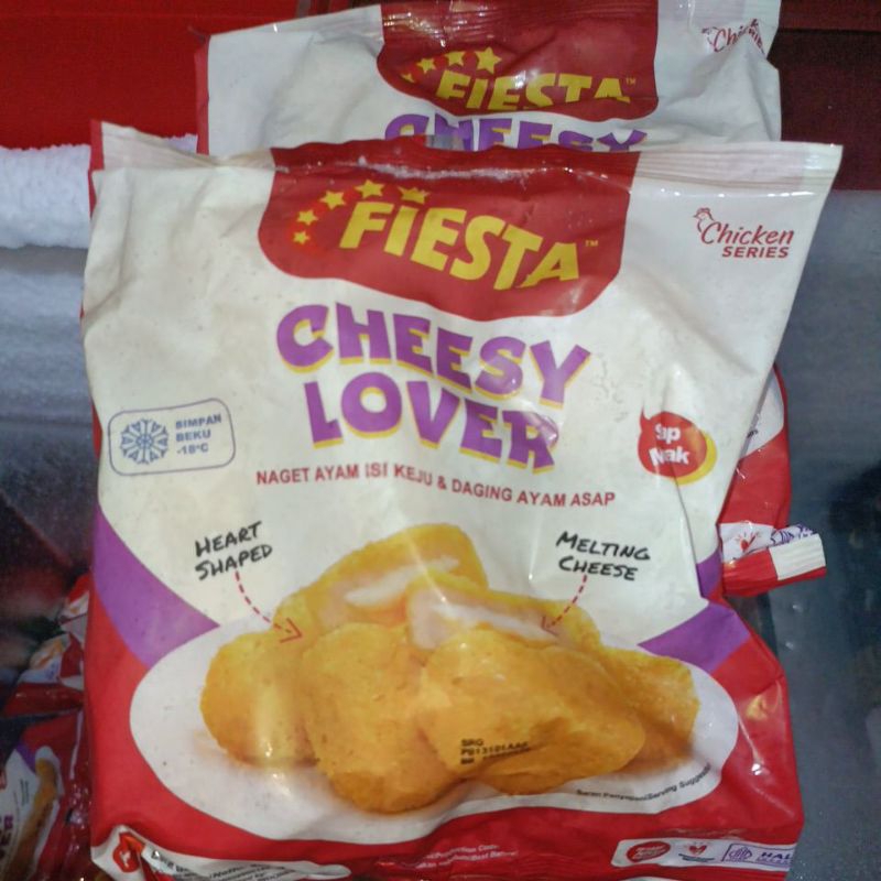 

Fiesta cheesy lover nugget ayam isi keju dan daging asap 400 gr
