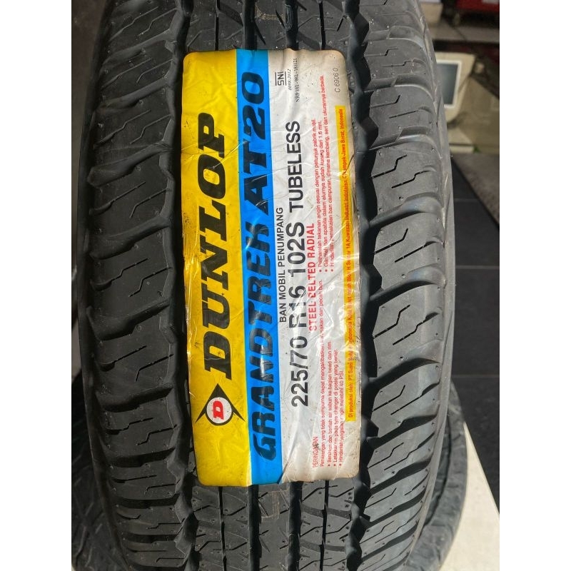 Ban Luar Dunlop AT20 225/70 R16