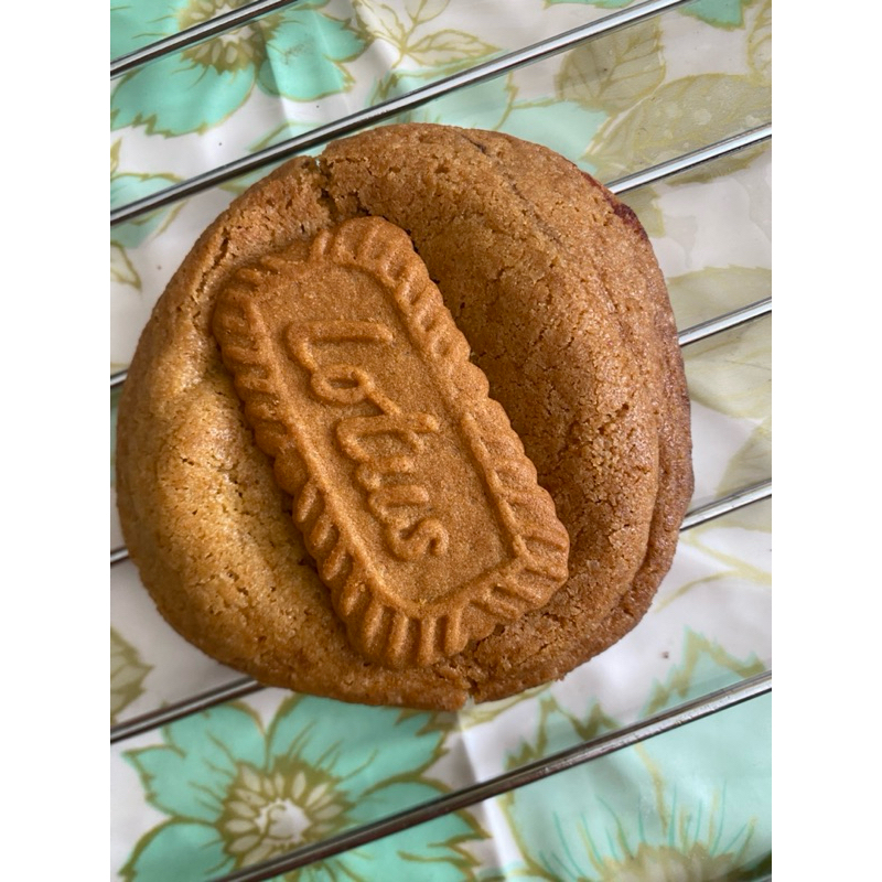 

Hazelnut Lotus Cookies