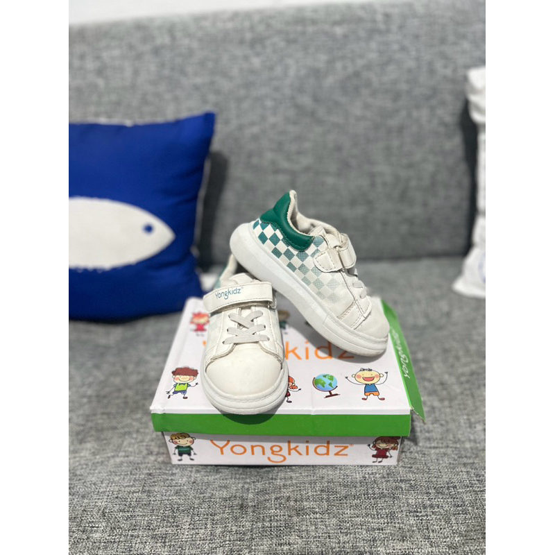 Preloved sepatu anak laki-laki/peremuan Yongkidz