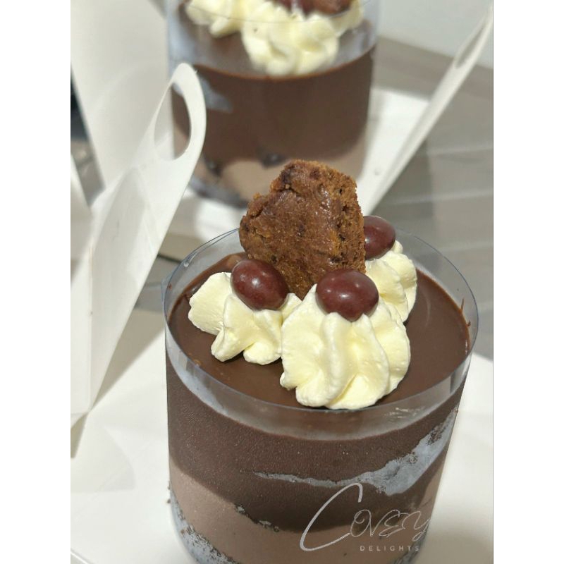 

Chocolate Delight Mini Cake