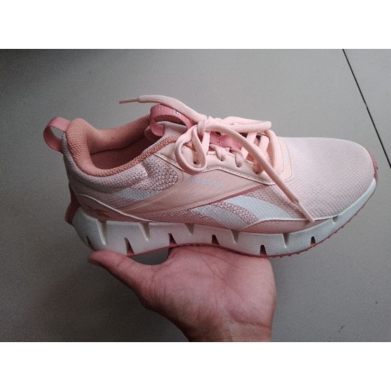 Sepatu Running Reebok women tipe ZIG Dynamica STR