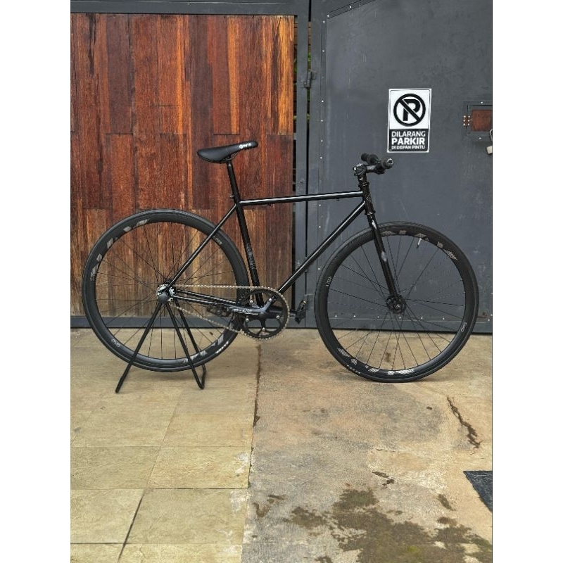 SEPEDA STRIKINGBIKE FIXIE FULLBIKE 700C