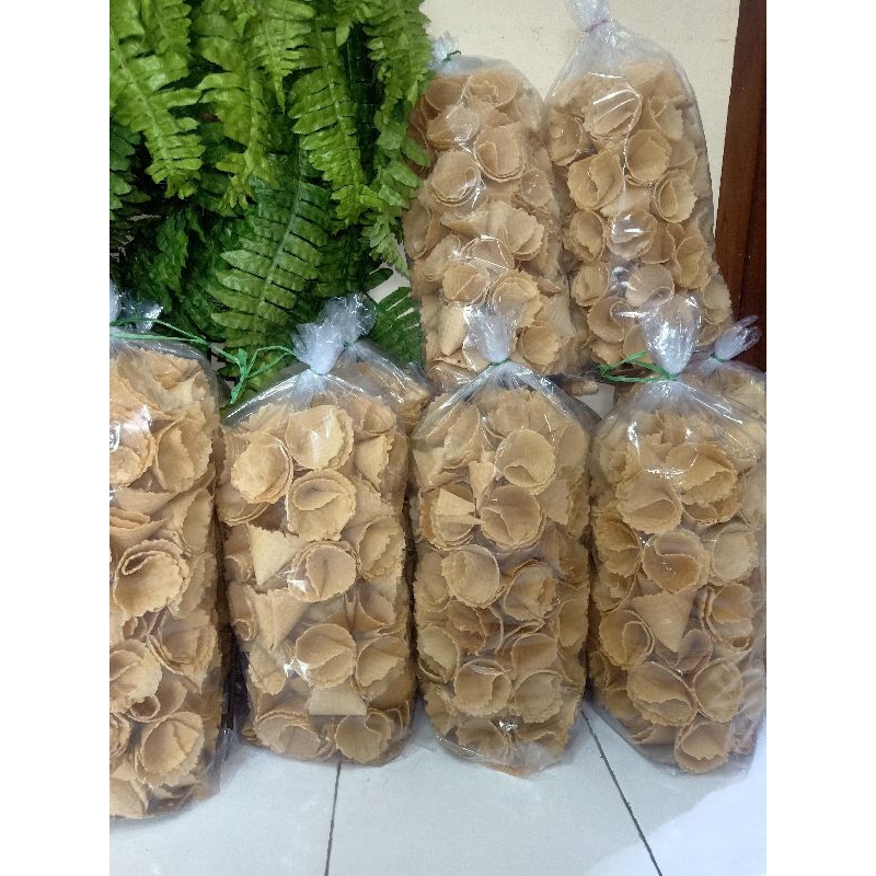 

kue semprong kerucut