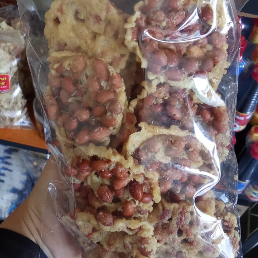 

Peyek Full Kacang
