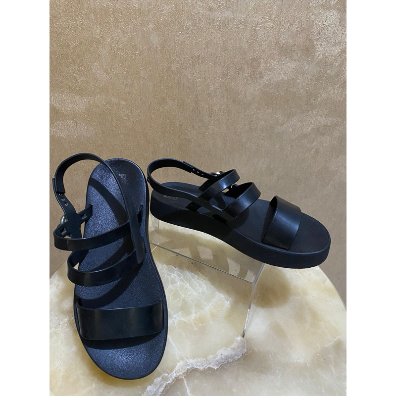 (Preloved) Sandal zaxy hitam size 37-38