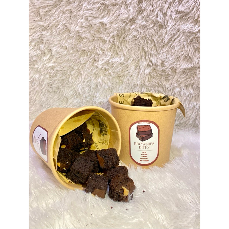 

FUDGY BROWNIES BITES S