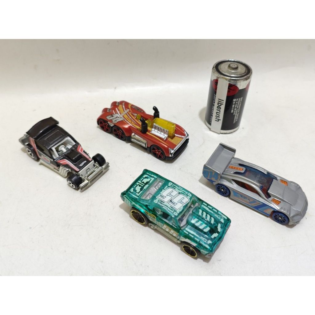 Set diecast hotwheels ccm country club muscle , time tracker , hotwheels code cars 12 semi psycho , 
