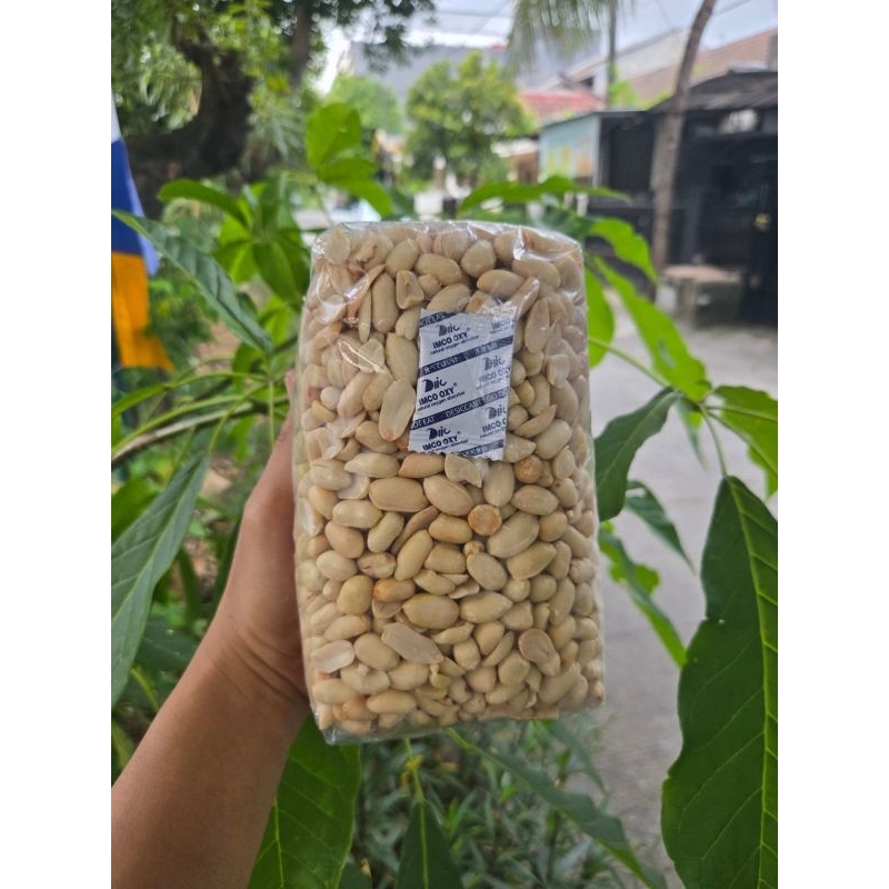 

Kacang tanah kupas 1kg bersih 25/29