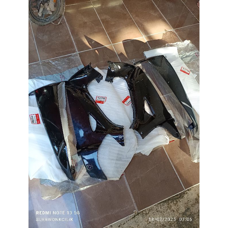 sayap luar dalam honda karisma 125X/D hitam original ahm