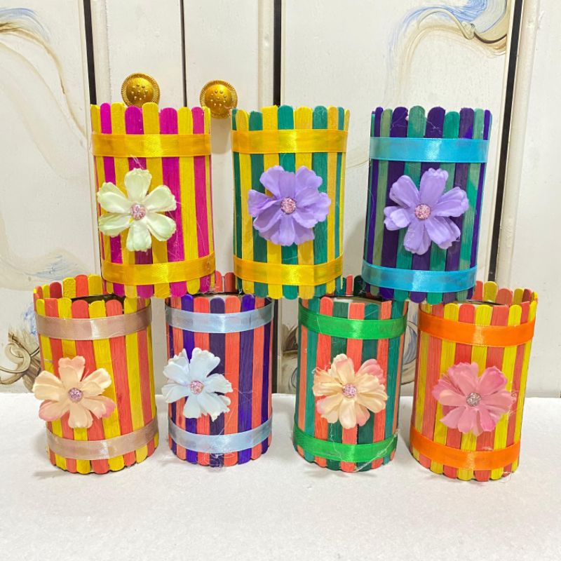 

Prakarya tempat pensil dari stick warna